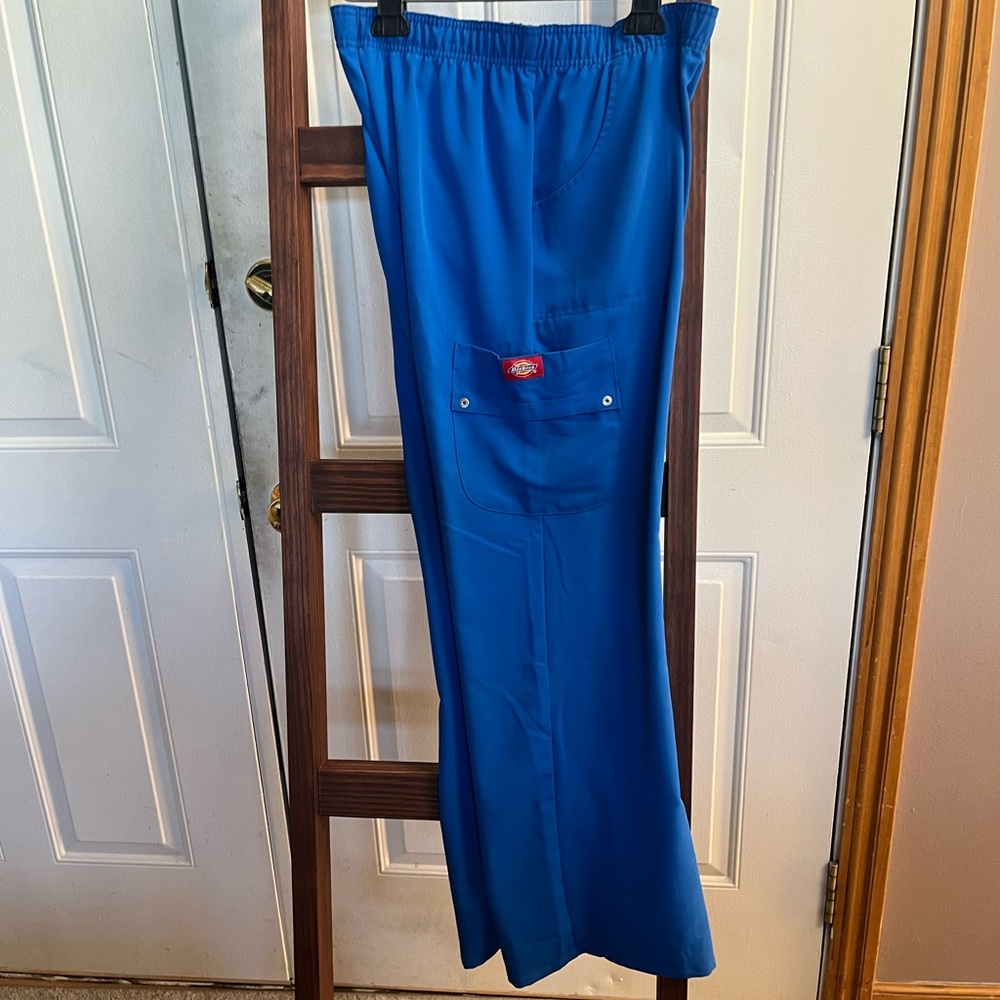 Dickies medical scrubs size medium